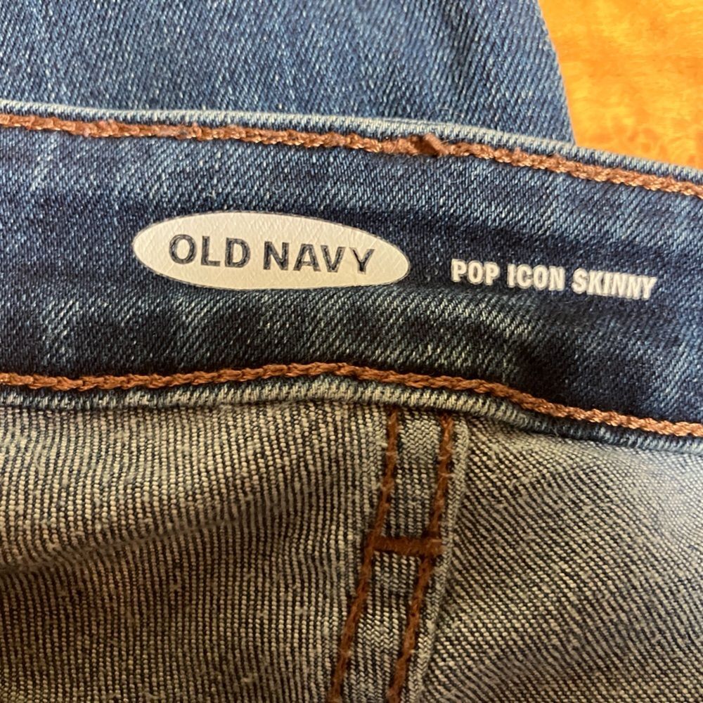 Old Navy, Pop icon skinny, excellent condition, size 2 - Picture 2 of 3